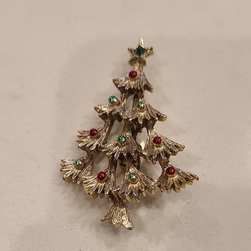 Vintage Gerrys Gold Christmas Tree Brooch